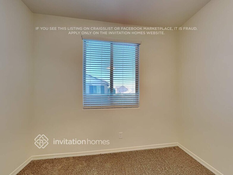 Building Photo - 2241 S Osborn Ln