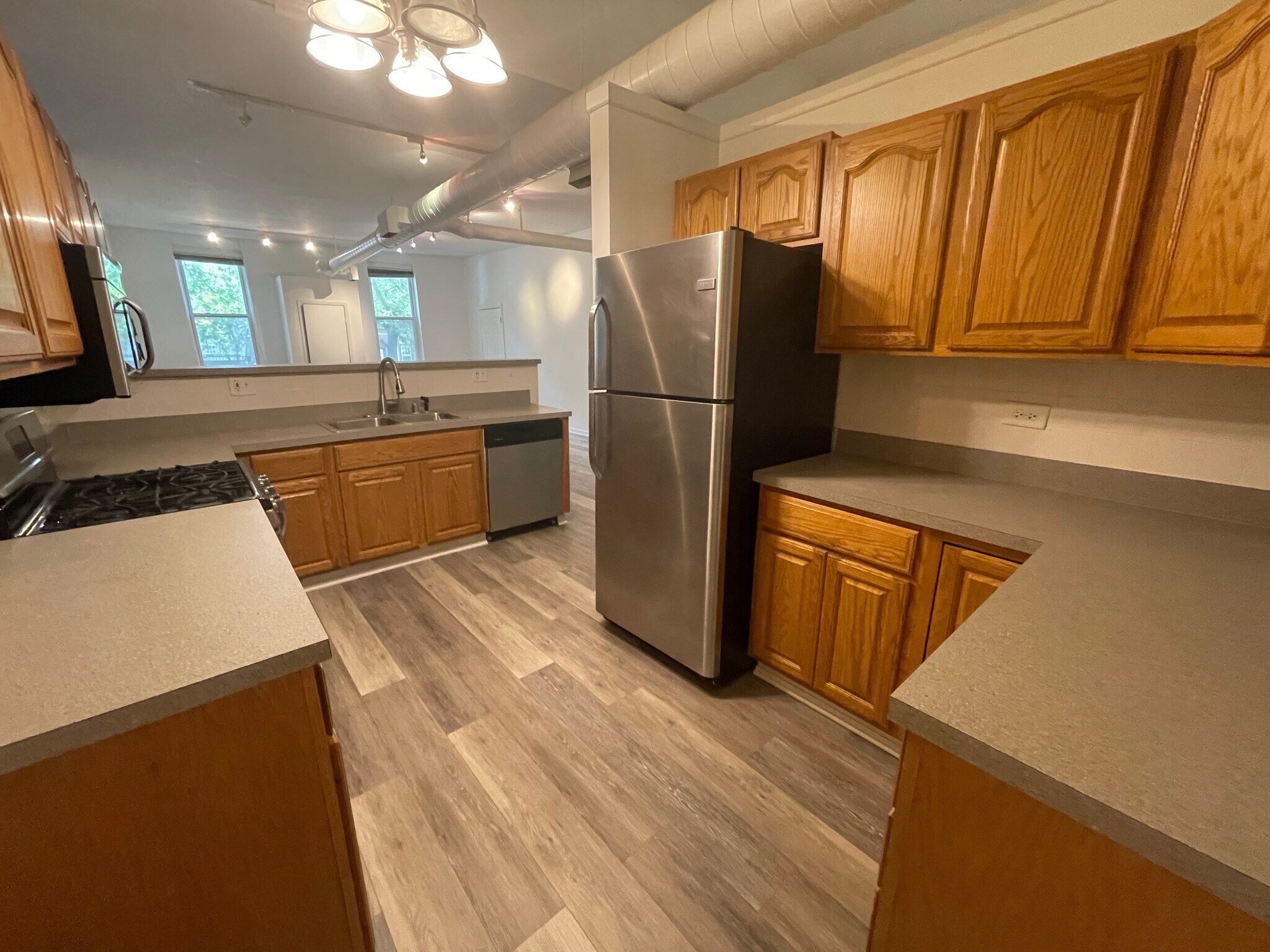 Building Photo - 1844 W Henderson St