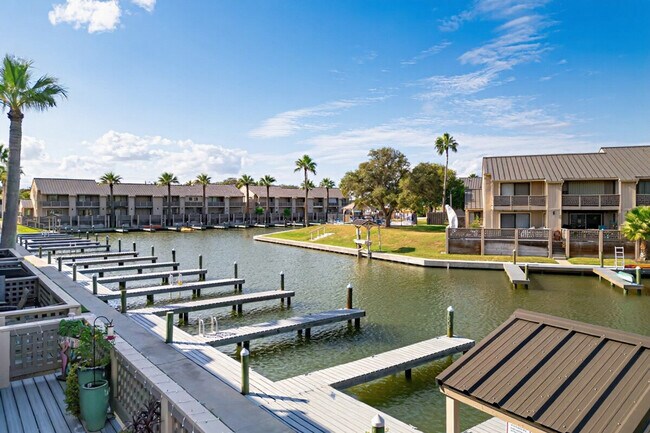 Building Photo - 1902 Bayhouse Dr