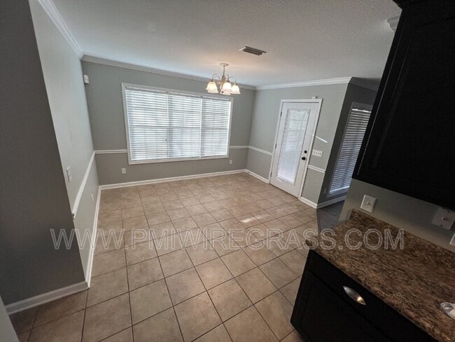 Building Photo - 267 Maree Dr