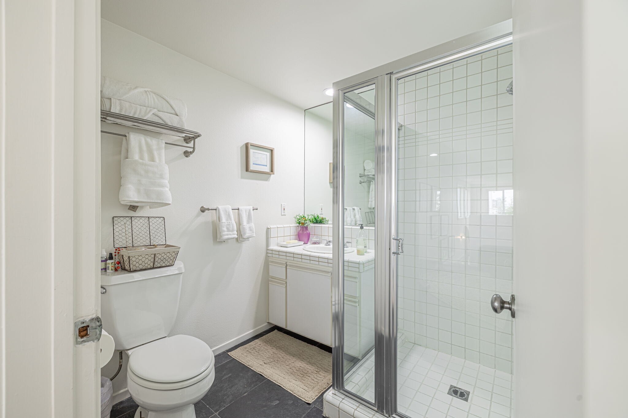 Loft Bath - 127 Galleon St