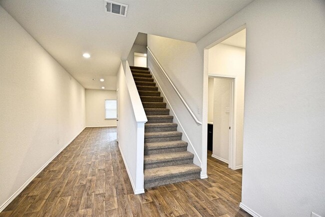 Building Photo - 2934 Wolfcreek