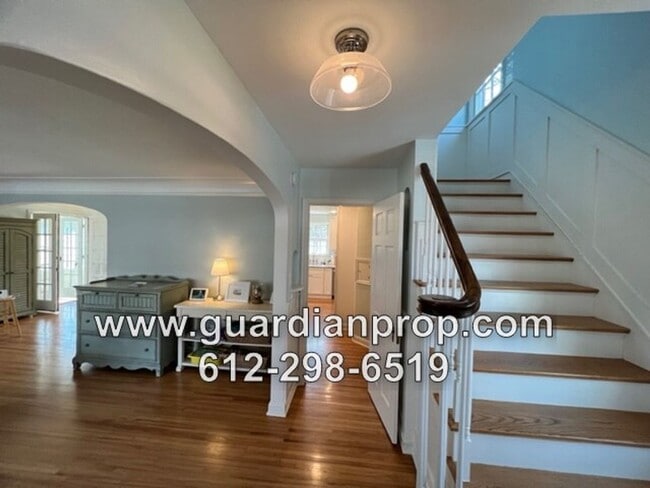 Building Photo - Highland Park House Available December 1st...