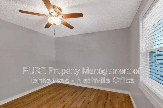 Building Photo - 622 Maplewood Ln
