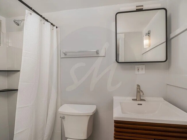 Building Photo - 317 E Monument St