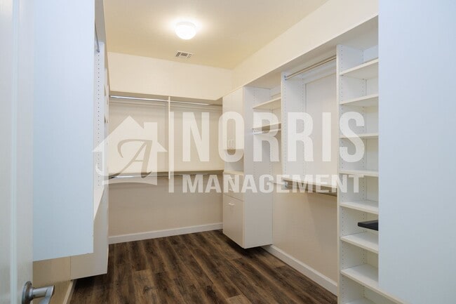 Building Photo - Gorgeous Well Cared For Home with a Casita in Robson Ranch