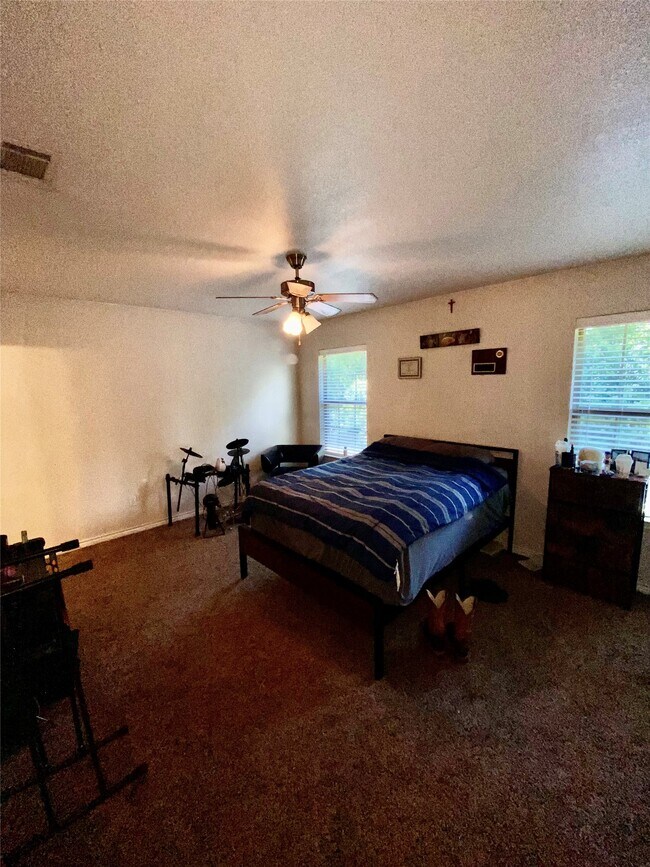 Building Photo - 150 Sendero Dr