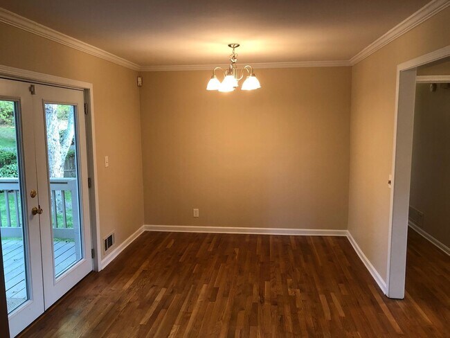 Building Photo - Charming 3BR House in Atlanta