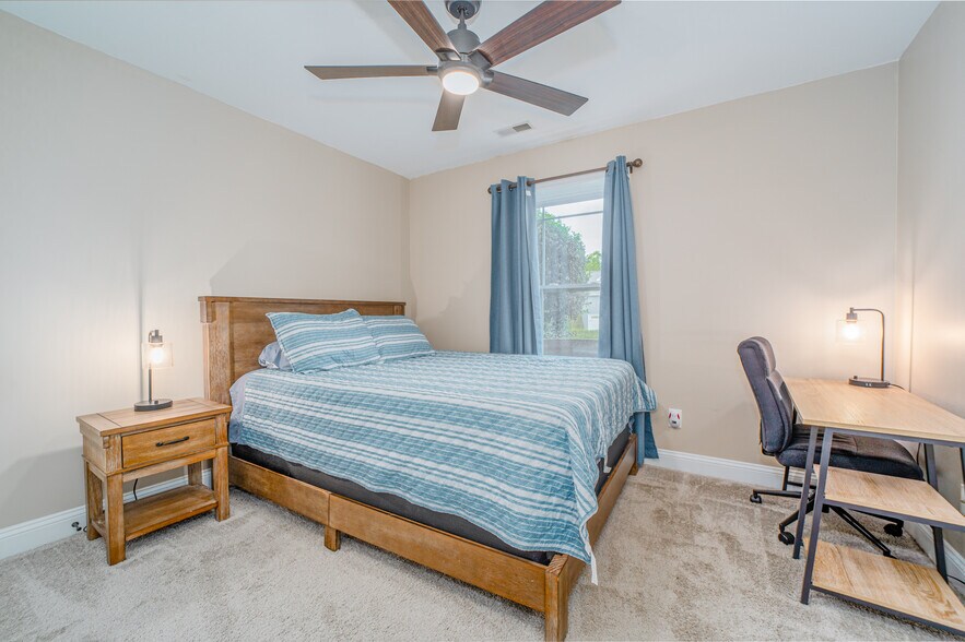 Building Photo - 7809 Elkton Ln