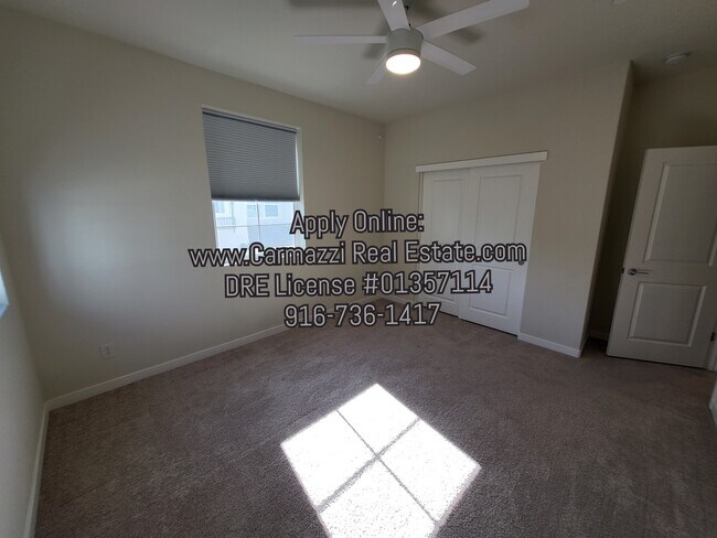 Building Photo - 3224 Finch Ln