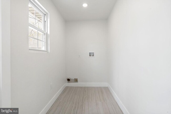Building Photo - 5237 McKean Ave