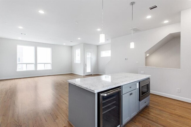Building Photo - 348 Eado Park Cir