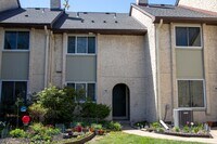 Building Photo - 93 Tennyson Dr