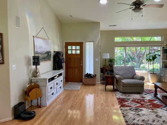 Building Photo - 1770 Archer Dr