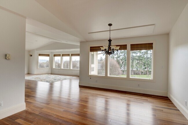 Building Photo - Charming Upper-Level Home with Water View – Walk to Downtown Coupeville