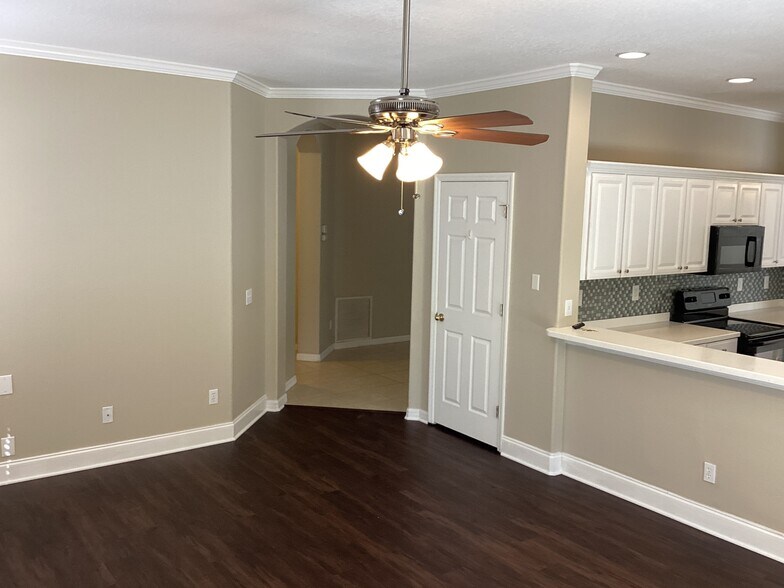 Building Photo - 1651 Mellon Way