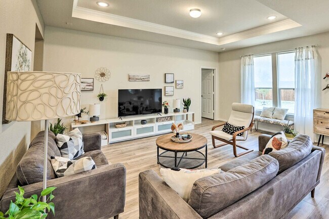 Building Photo - 1129 Bluespire Dr