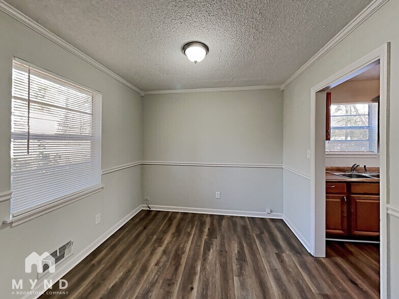 Building Photo - 567 Cherry Ln