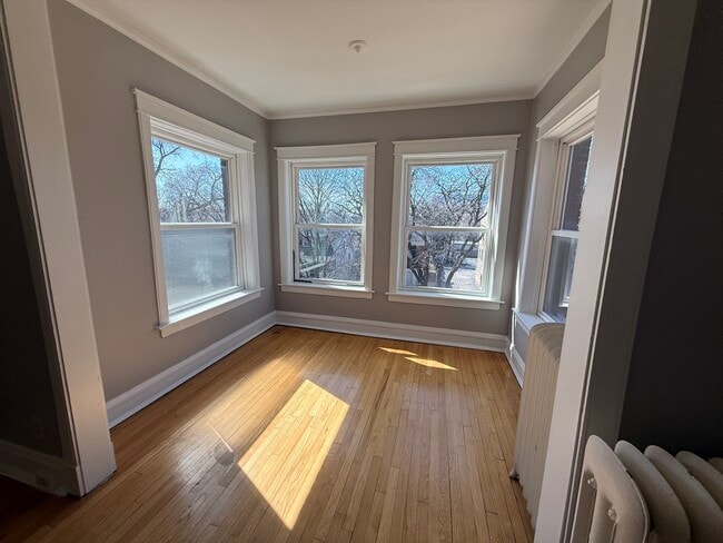 Building Photo - 3943 N Kostner Ave