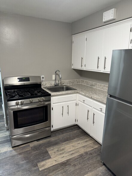 Building Photo - 17000 Ridgewick Dr