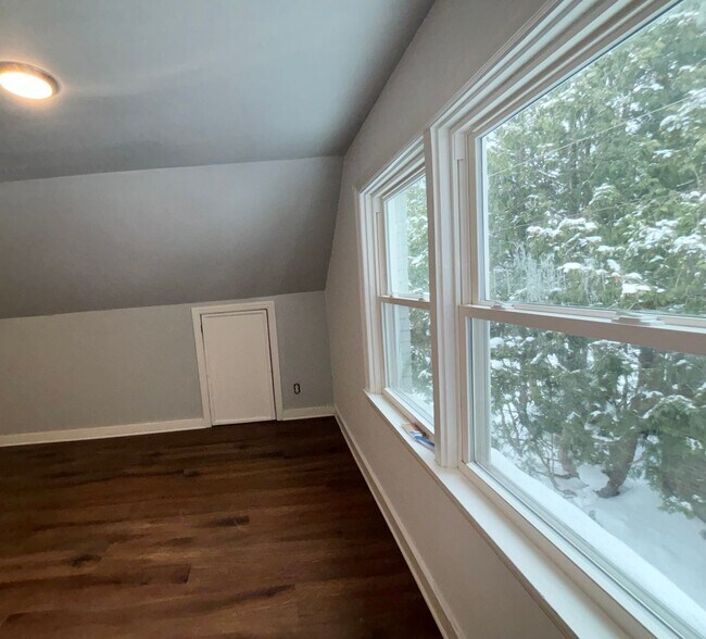 Building Photo - 110 Victory Dr