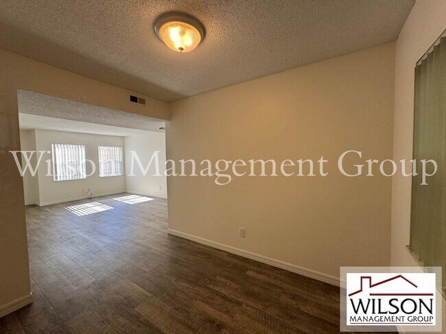 Building Photo - 523 S Summerlin Ave