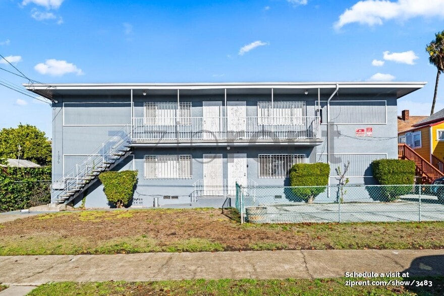 Building Photo - 1379 Harmon St