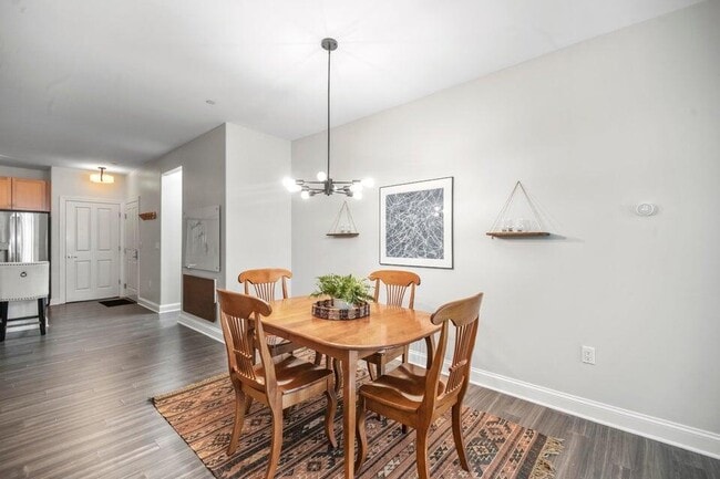 Building Photo - 1905 N Water St