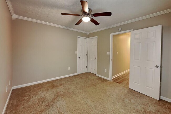Building Photo - 1357 Lamont Dr SW