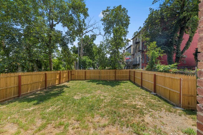 Building Photo - 135 3rd St