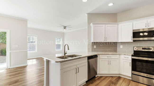 Building Photo - 1010 Winterberry Cir