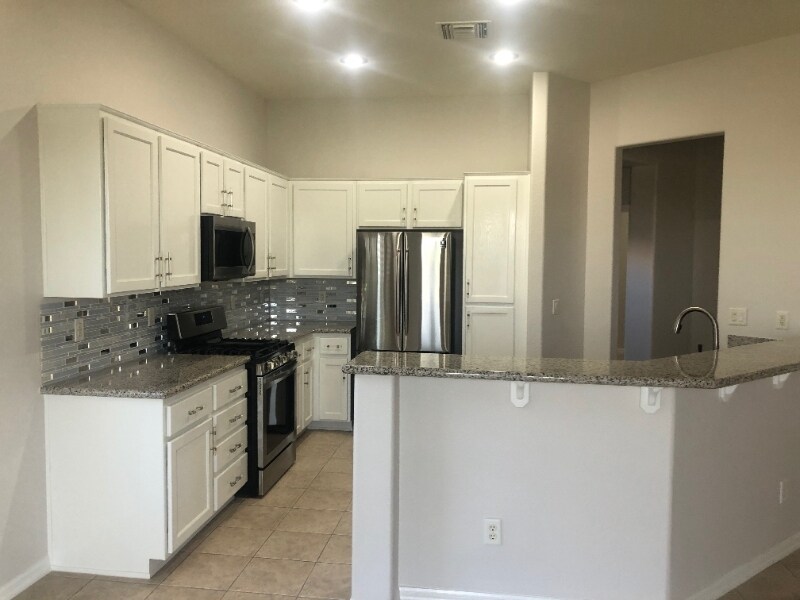 Building Photo - 43 Braelinn Dr