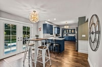 Building Photo - 421 W Lloyd St