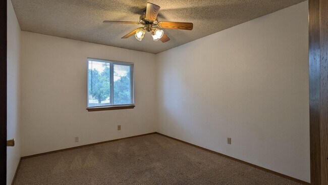 Building Photo - 1299 Vondelpark Dr