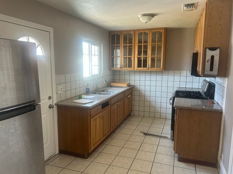 Building Photo - 6062 Vierra Ln