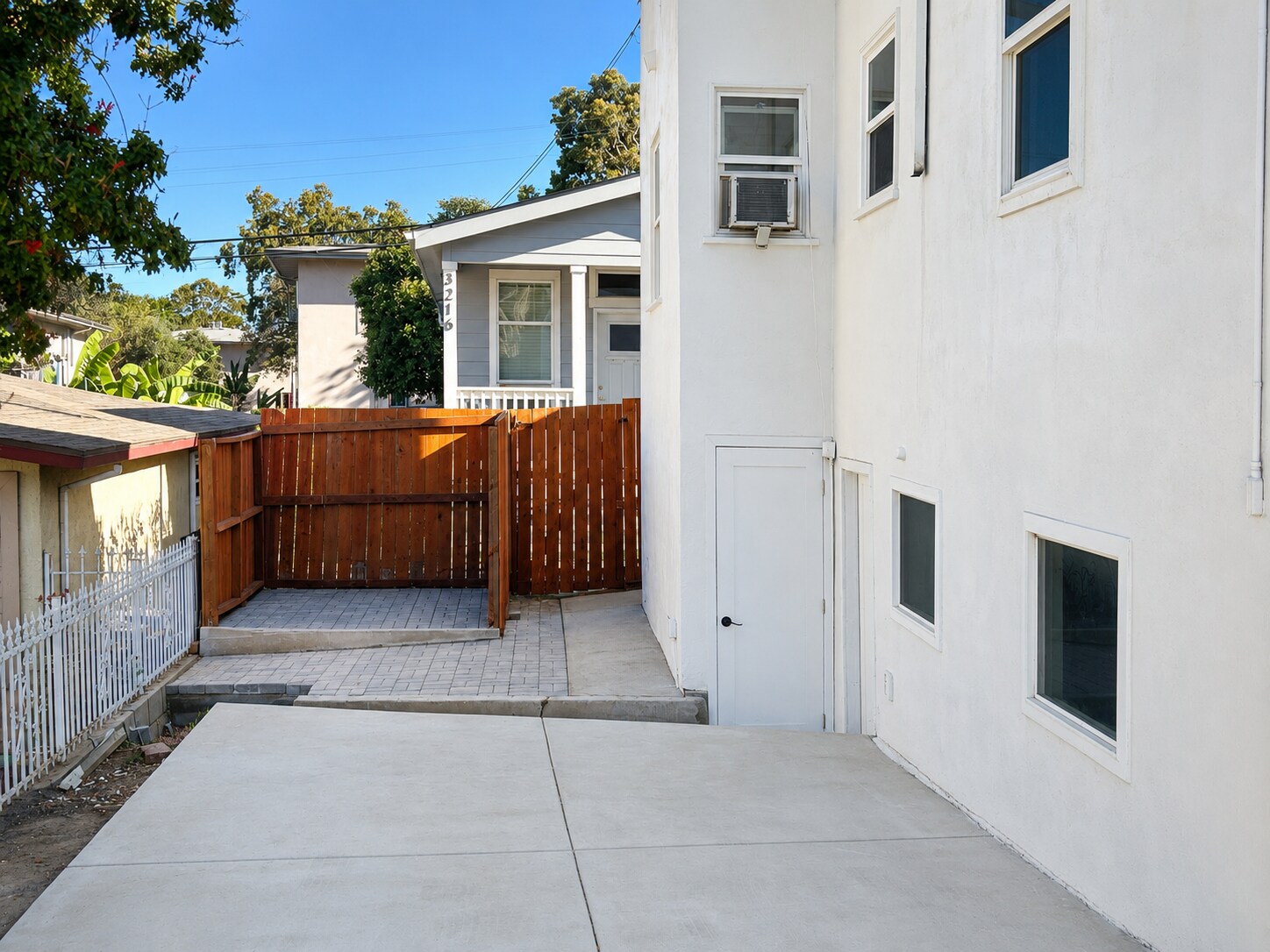 Building Photo - 3214 Shasta Cir S