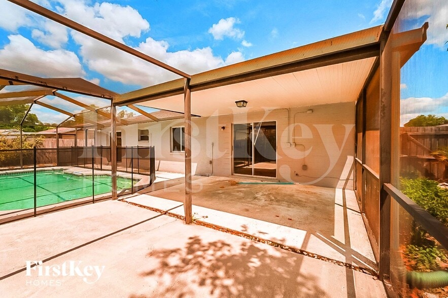 Building Photo - 6222 Palmview Ct