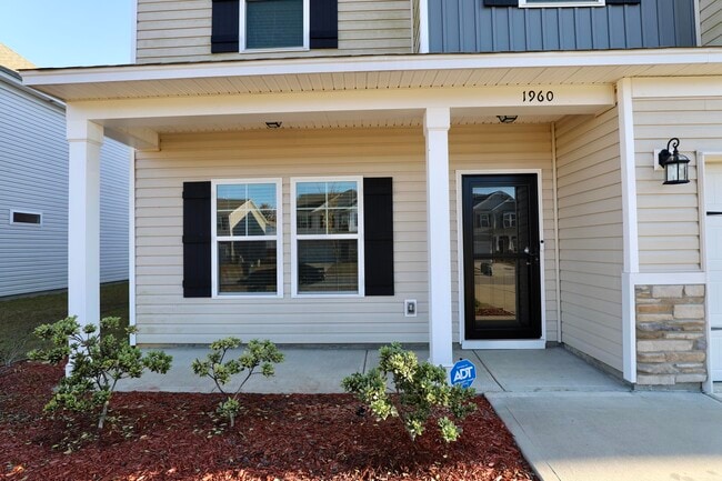 Building Photo - 1960 Barnhart Dr