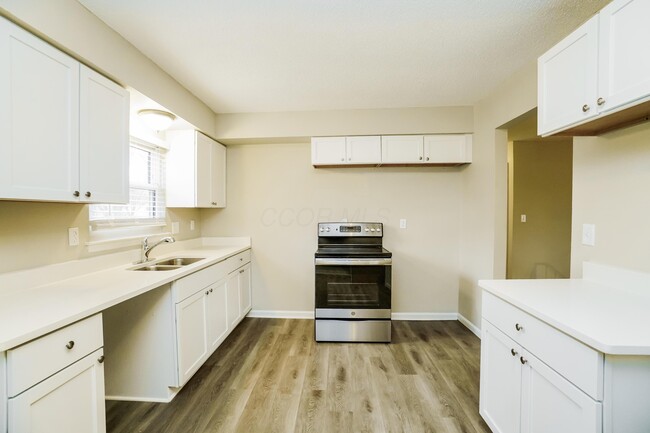 Building Photo - 2684 Glenbriar St