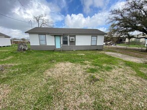 Building Photo - 3 Bedroom House in Lake Charles