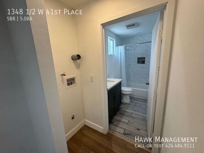 Building Photo - 1348 1/2 W 41st Place-