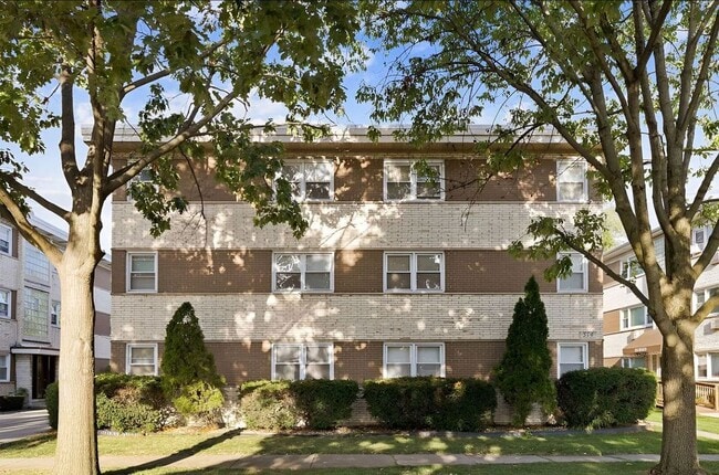 Building Photo - 314 Beach Ave