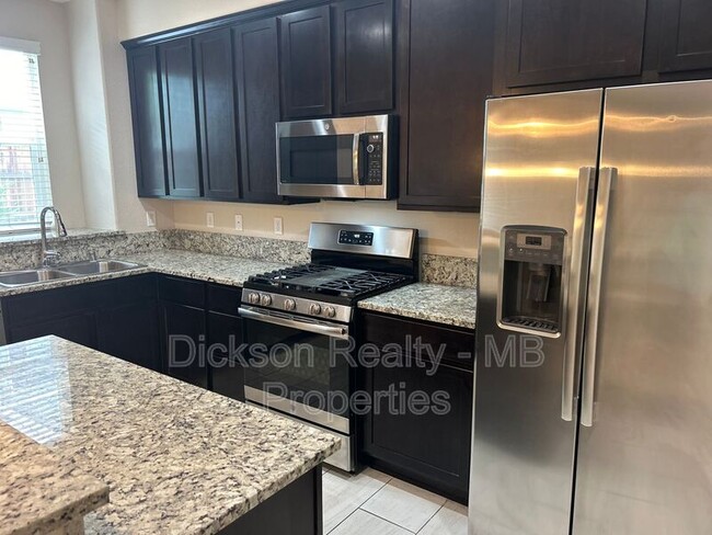 Building Photo - 2065 S Virginia St