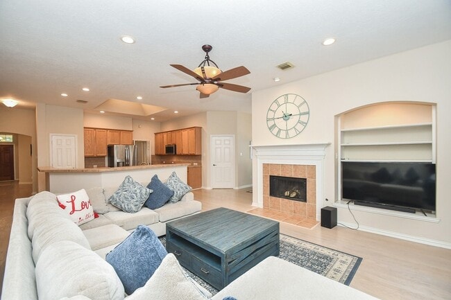 Building Photo - 7835 Stone Oak Ct