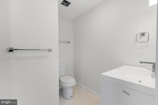 Building Photo - 223 S 45th St