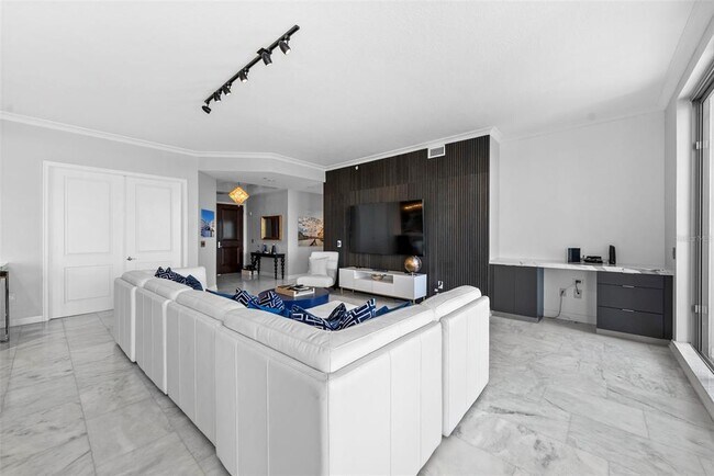 Building Photo - 449 S 12th St