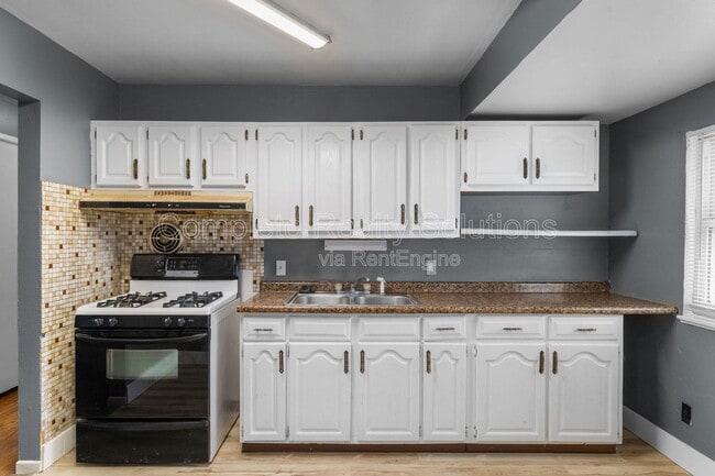 Building Photo - 135 Dundee Cir