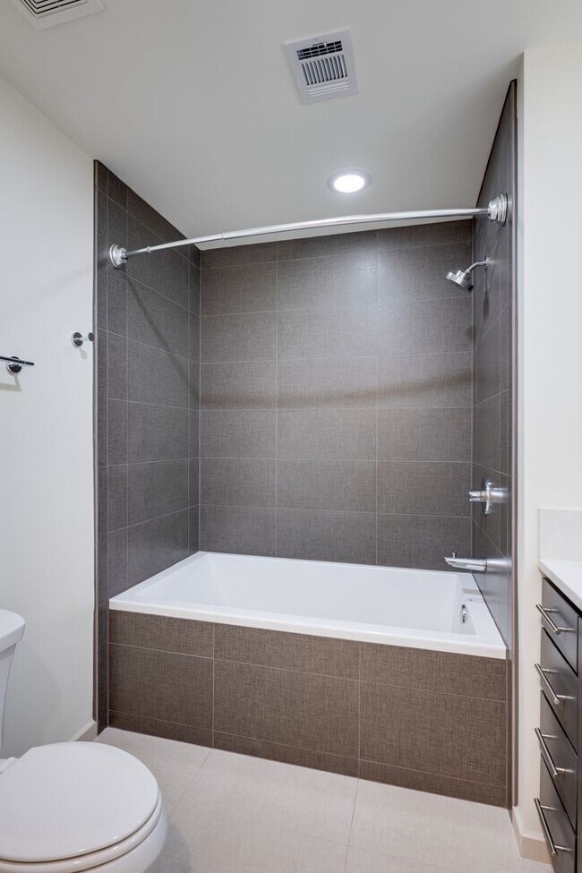 Building Photo - Beautiful 15th floor condo at TwelveTwelve