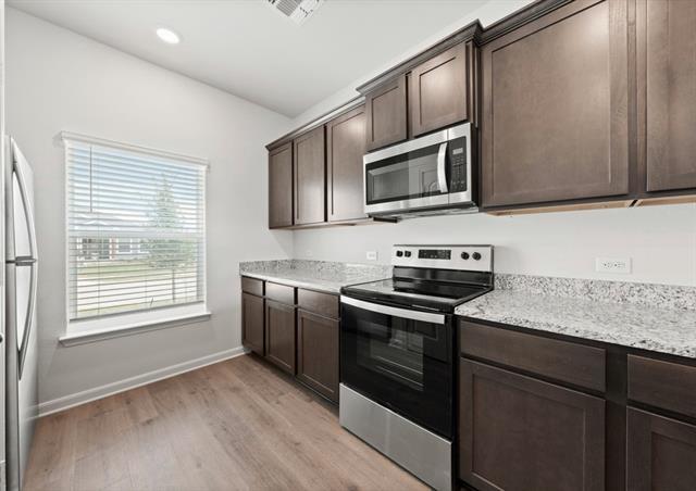 Building Photo - 932 Crimson Wolf Rd