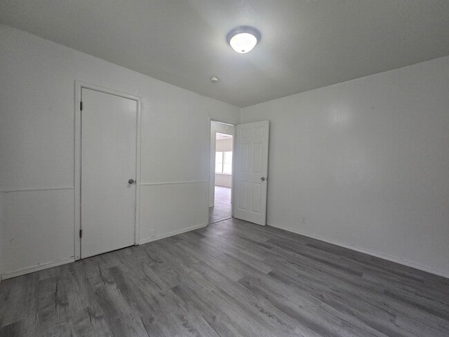 Building Photo - 3 Bed 1 Bath Home in Shawnee!